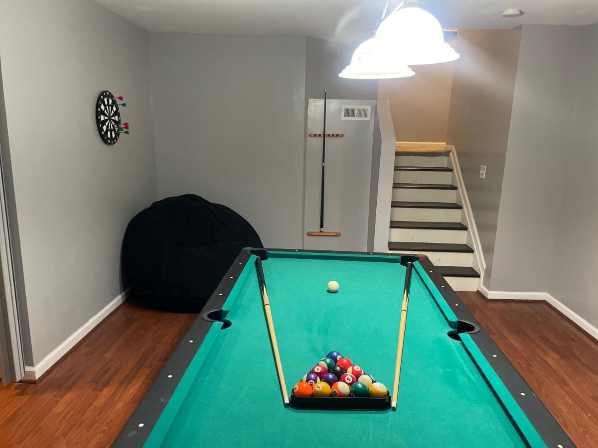 Cute 2-Brm Walkout Apt With Pool Table And Theater Apartment Лексингтън Екстериор снимка