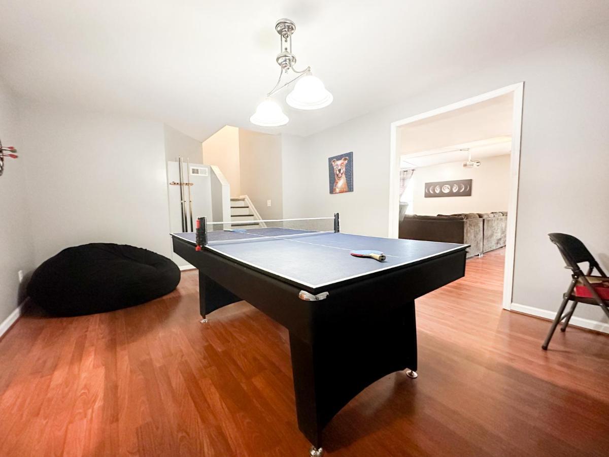 Cute 2-Brm Walkout Apt With Pool Table And Theater Apartment Лексингтън Екстериор снимка