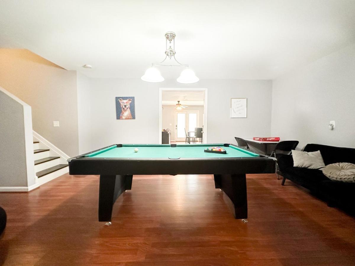 Cute 2-Brm Walkout Apt With Pool Table And Theater Apartment Лексингтън Екстериор снимка