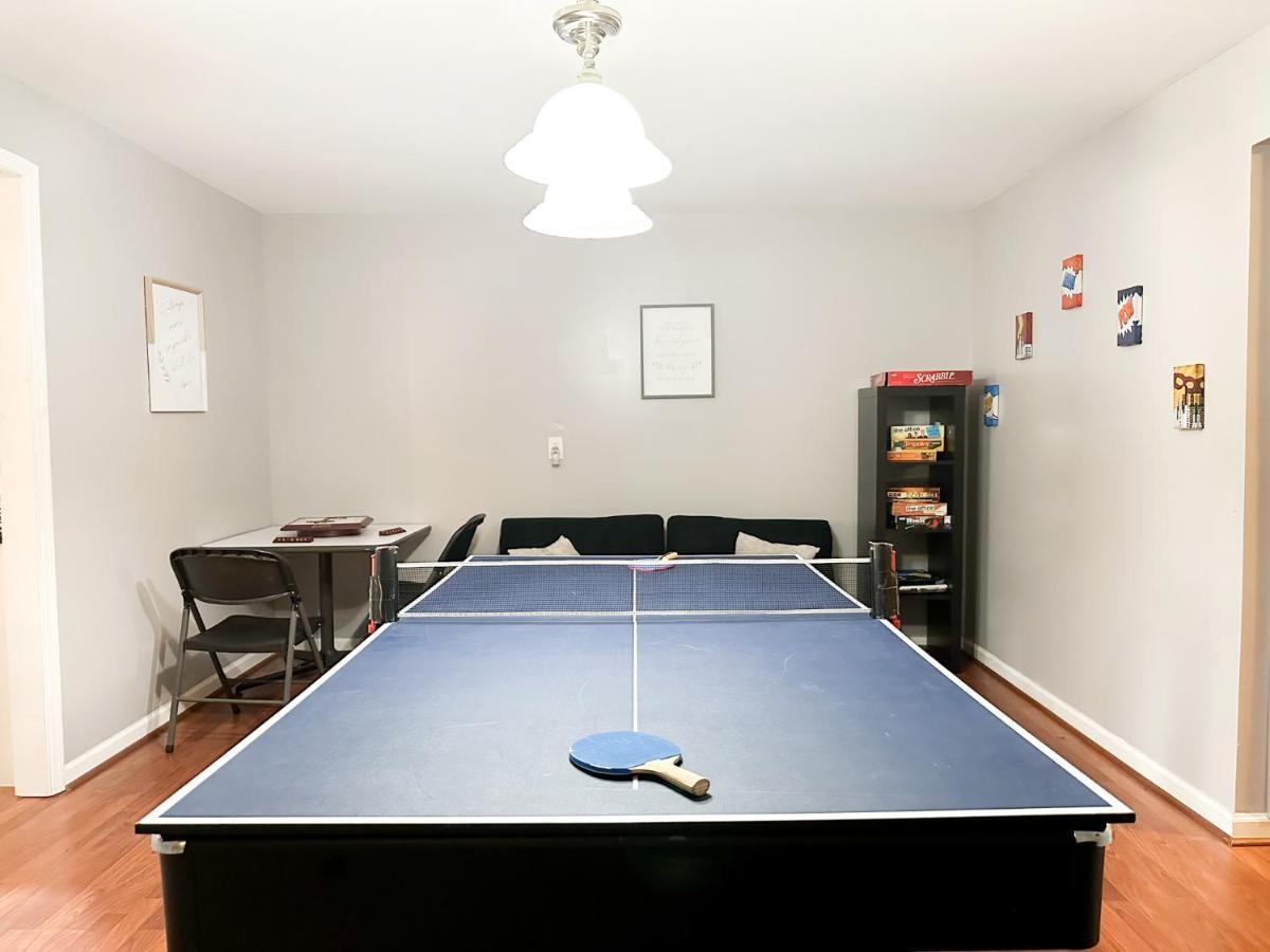 Cute 2-Brm Walkout Apt With Pool Table And Theater Apartment Лексингтън Екстериор снимка