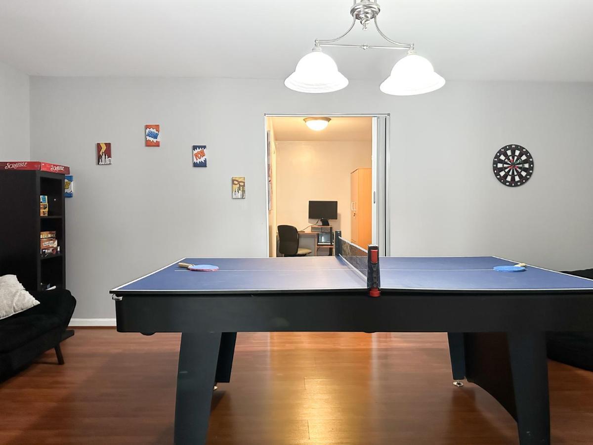 Cute 2-Brm Walkout Apt With Pool Table And Theater Apartment Лексингтън Екстериор снимка